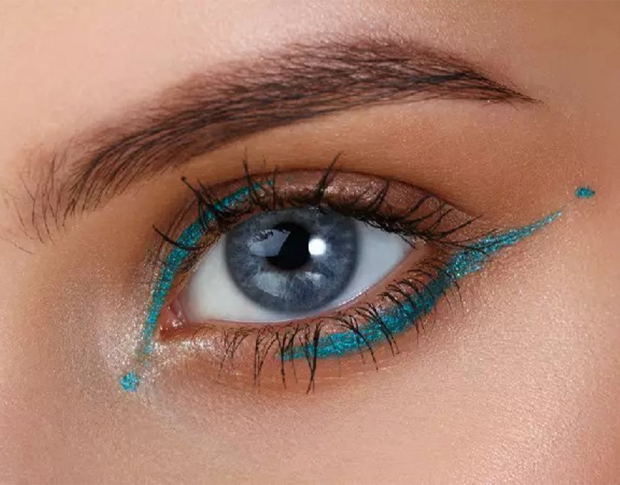 The 6 best makeup colors for teal eyes