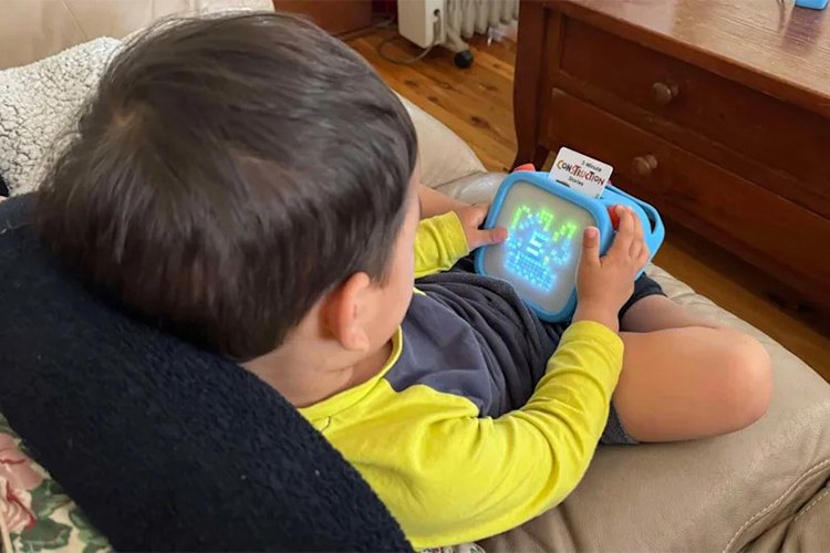 Yoto Play Review: Captivating Young Minds – Stories That Talk, No Screens